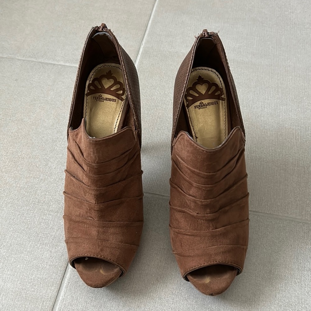 Fergalicious heels size 8